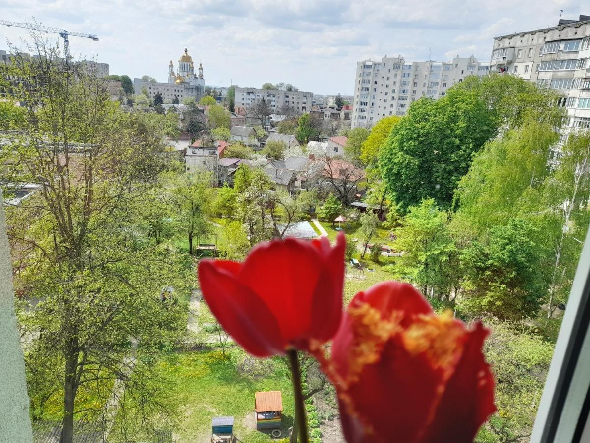 Апартаменти Біля Автовокзалу Rivne Exterior foto